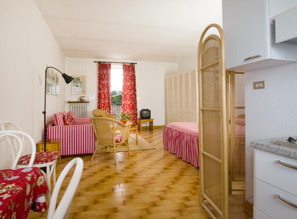 Agriturismo Il Torrione Pinerolo Pokoj fotografie