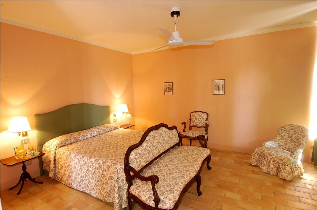 Agriturismo Il Torrione Pinerolo Pokoj fotografie